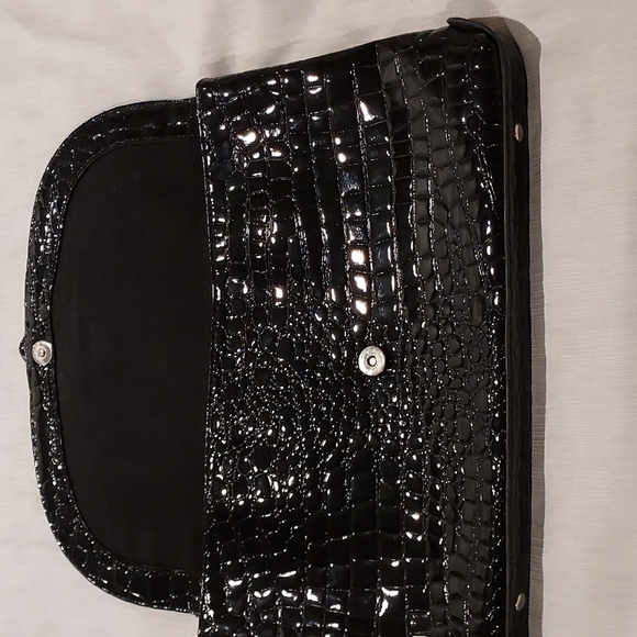Women's White House Black Market Black Crocodile Print Clutch - Picture 4 of 6